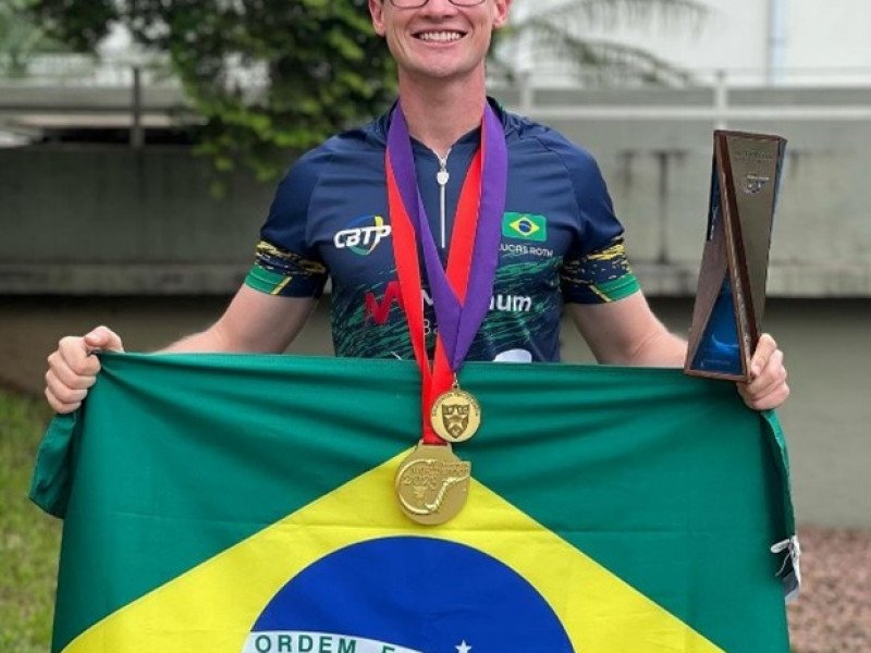 Lucas Roth, campeão Mundial de Shotgun Standard Overall 2023, é recebido com festa no Brasil