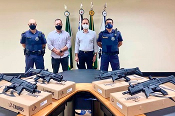 PREFEITURA ENTREGA NOVO ARMAMENTO PARA A GCM