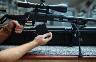 ASSOCIAçãO NACIONAL DA INDúSTRIA DE ARMAS DIVULGA APOIO àS NOTAS DE REPúDIO CONTRA MATéRIA DO FANTáSTICO