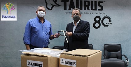 PREFEITO DR. LINK RECEBE DOAçãO DE MAIS DE 600 MáSCARAS DE PROTEçãO DA EMPRESA TAURUS