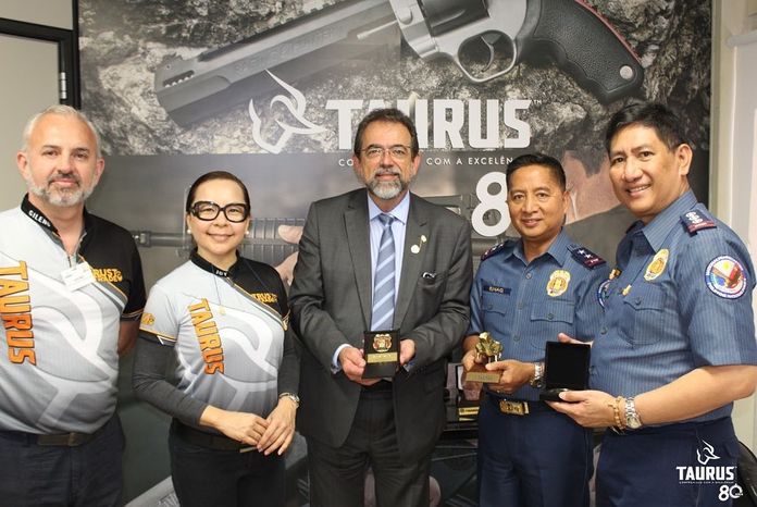 MAIS UM LOTE DE PISTOLAS STRIKER é APROVADO PELA POLíCIA NACIONAL DAS FILIPINAS