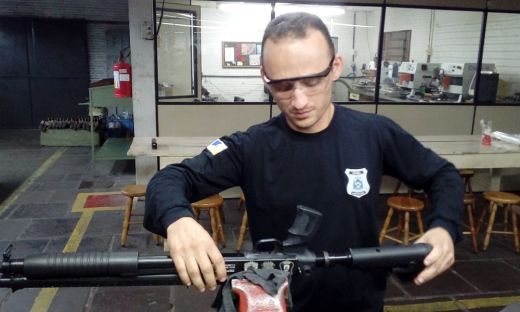 SISTEMA PENITENCIÁRIO ADQUIRE ESPINGARDAS CALIBRE 12 E CAPACITA AGENTES PARA MANUTENÇÃO DAS ARMAS