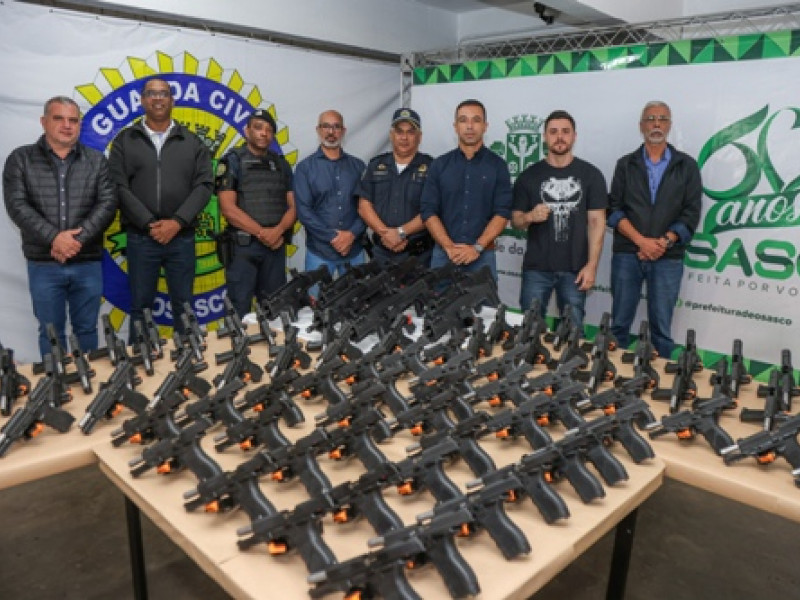 GCM Osasco recebe 239 pistolas calibre .40